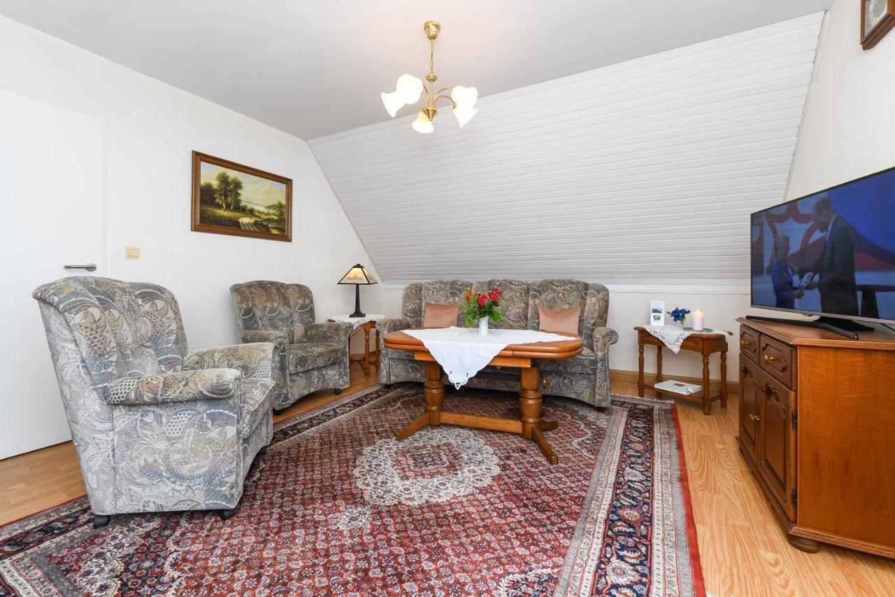 Ferienwohnung Im Haus Weinstock Эзенс Экстерьер фото