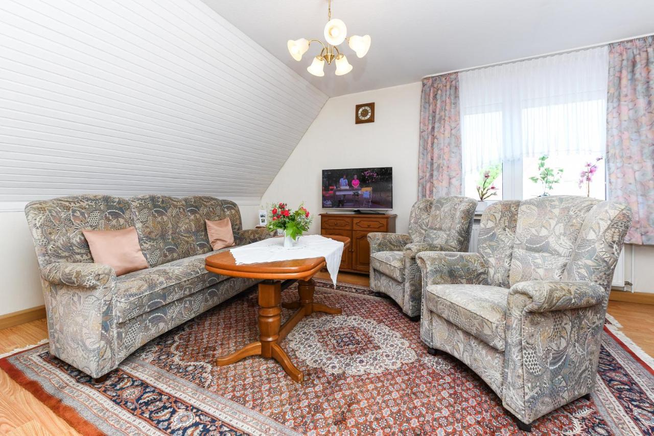 Ferienwohnung Im Haus Weinstock Эзенс Экстерьер фото