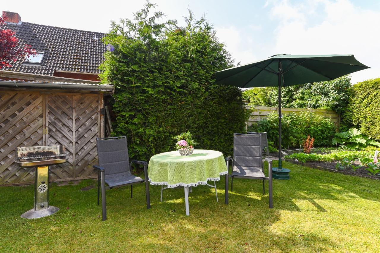 Ferienwohnung Im Haus Weinstock Эзенс Экстерьер фото