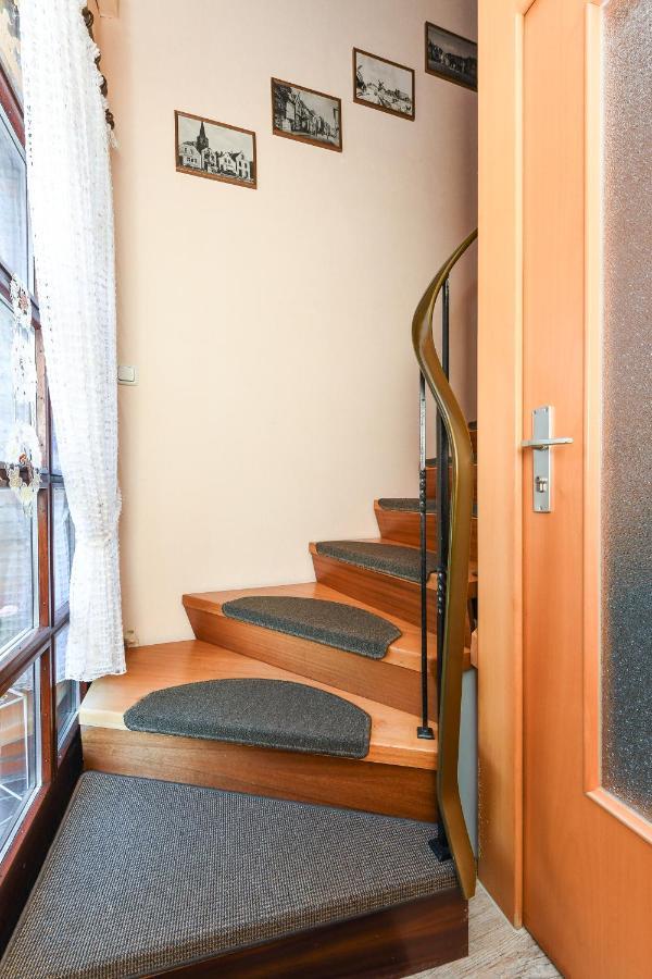 Ferienwohnung Im Haus Weinstock Эзенс Экстерьер фото