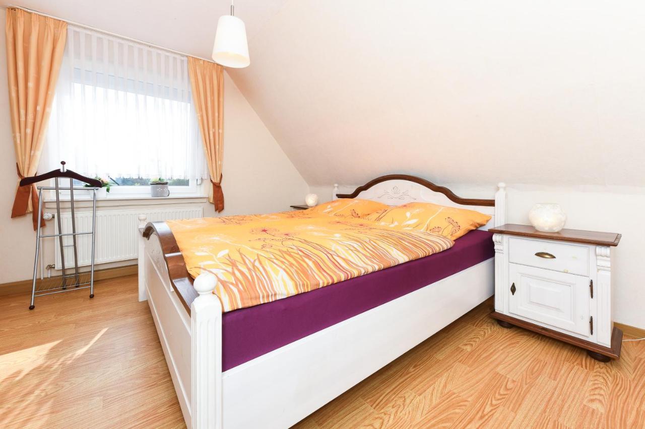 Ferienwohnung Im Haus Weinstock Эзенс Экстерьер фото