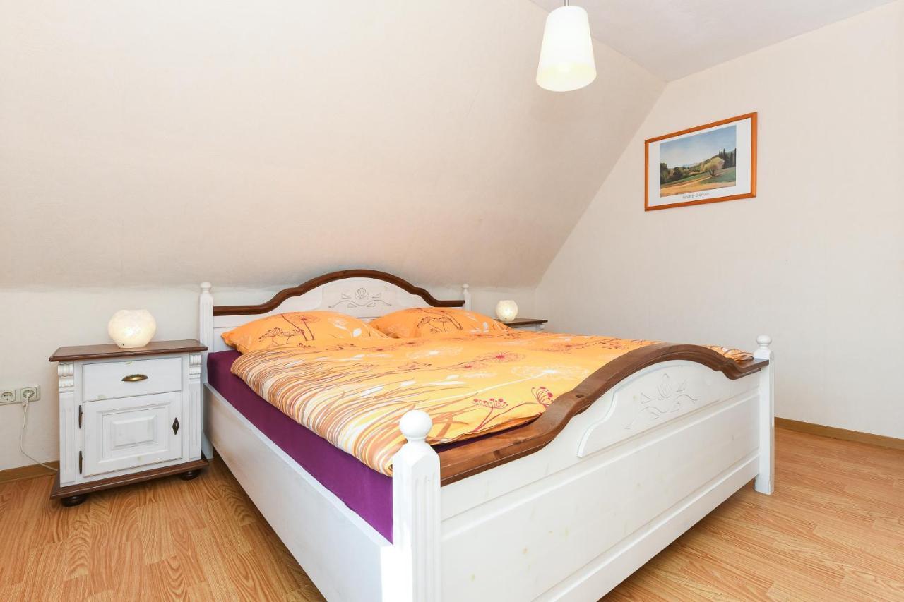 Ferienwohnung Im Haus Weinstock Эзенс Экстерьер фото