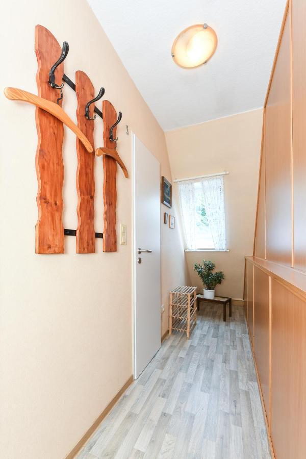 Ferienwohnung Im Haus Weinstock Эзенс Экстерьер фото